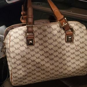 Michael kors purse